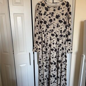 Women's Floral Black and Cream Party Maxi Dress -Size XL